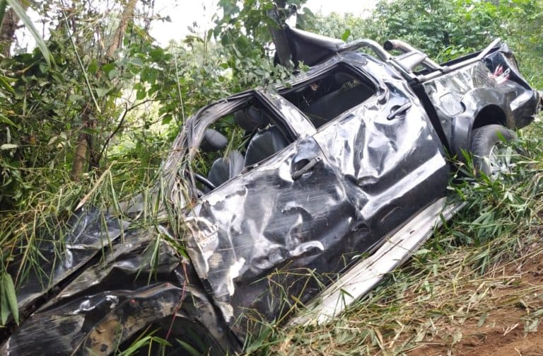 Duas mulheres morrem e duas ficam gravemente feridas em capotamento de caminhonete