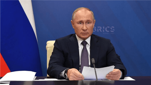 Putin Anuncia Candidatura para Quinto Mandato Presidencial na Rússia até 2030