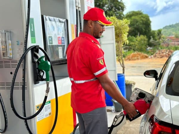 Petrobras vai reduzir gasolina em 5,3% nas refinarias a partir de sábado
