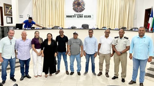 Ibirataia: Audiência Pública discute implantação do modelo de Gestão Compartilhada no Colégio José Firmino