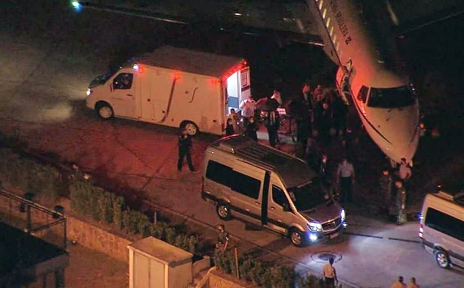 Bolsonaro ficará internado em tratamento clínico, diz boletim médico