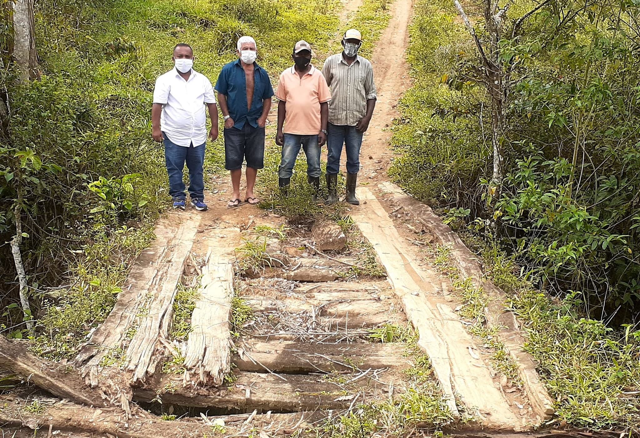 Vereador peruca denuncia abandono na região do Assoalho em Ibirataia