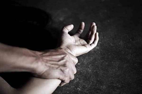 Presos ligam para polícia para denunciar estupro dentro da delegacia