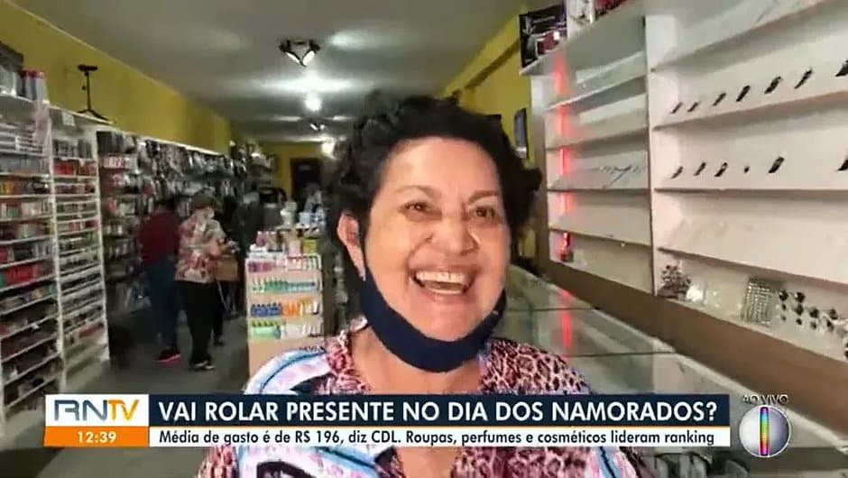 Mulher pede presente para namorado que é casado e viraliza: 'Fulaninho de tal'