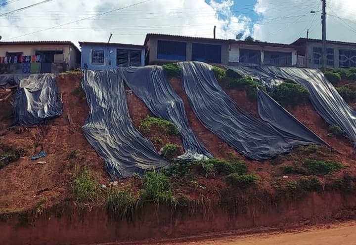 Vereador solicita que prefeitura construa encosta na Rua da Rampa em Algodão