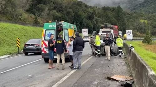 Ex-técnico da Seleção, Dunga e esposa sofrem acidente de carro