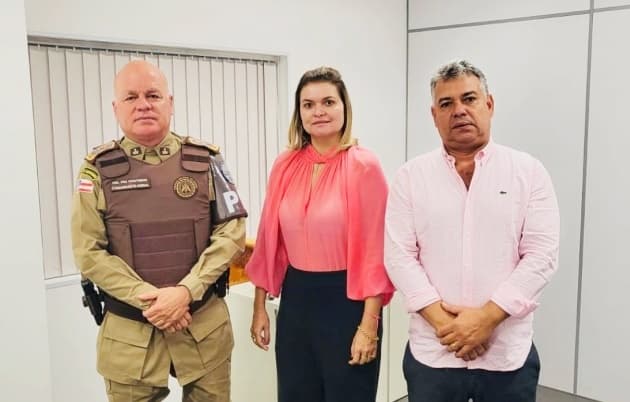 Prefeita e Secretário de Governo se reúnem com o Coronel Coutinho para tratar de segurança pública da cidade