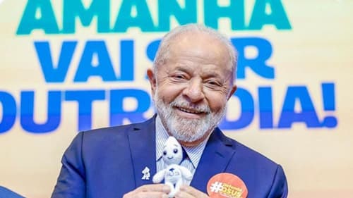 Lula relata agradecimento inusitado de beneficiária de prótese dentária do SUS durante evento