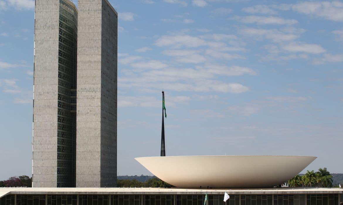 Líderes da Câmara se reúnem à noite para definir pauta econômica