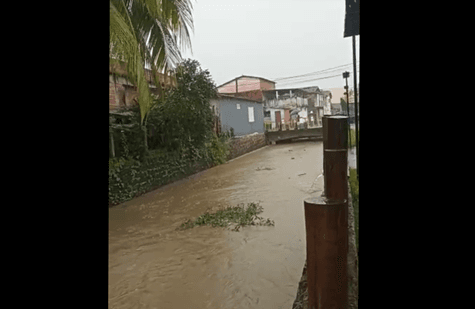 Ibirataia: Moradores estão apreensivos com o nível do Rio da Formiga que subiu devido as fortes chuvas na região; assista o vídeo