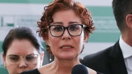 Deputada Zambelli está presa em Roma após condenação do STF
