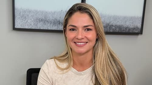 O Ibirataia Notícias parabeniza primeira-dama do município Luanna Figueiredo pelo seu aniversário