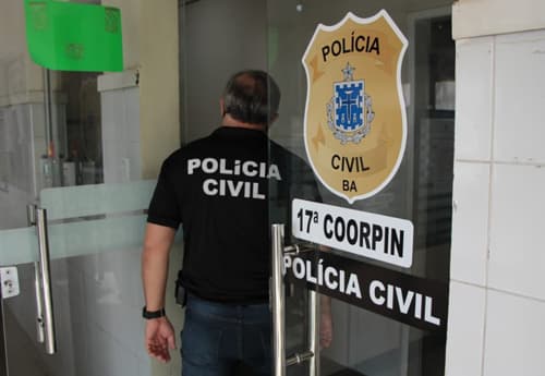 Homem é preso acusado de embebedar mulher e estrupá-la em sessão espiritual na Bahia