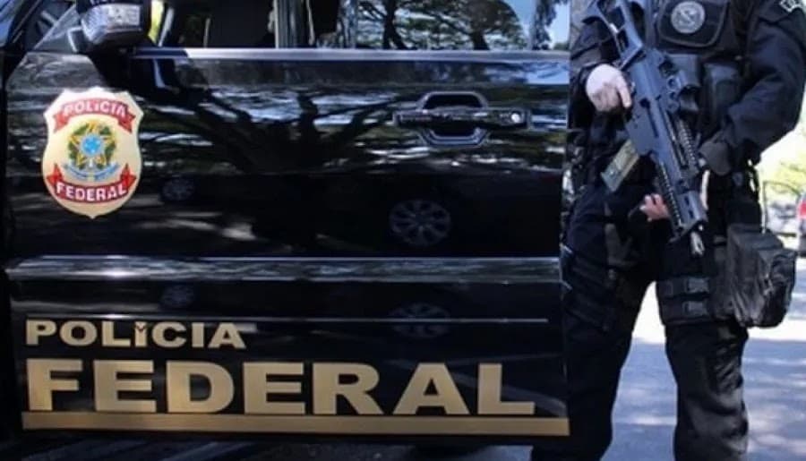 PF combate pornografia infantil e cumpre mandados em Ribeira do Pombal