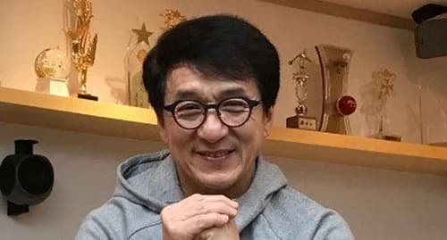 Jackie Chan decide não deixar herança bilionária para o filho e gera repercussão mundial