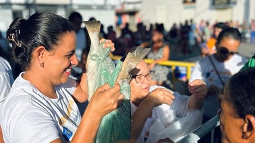 Ibirataia: Prefeitura realiza a maior entrega de peixe da história do município