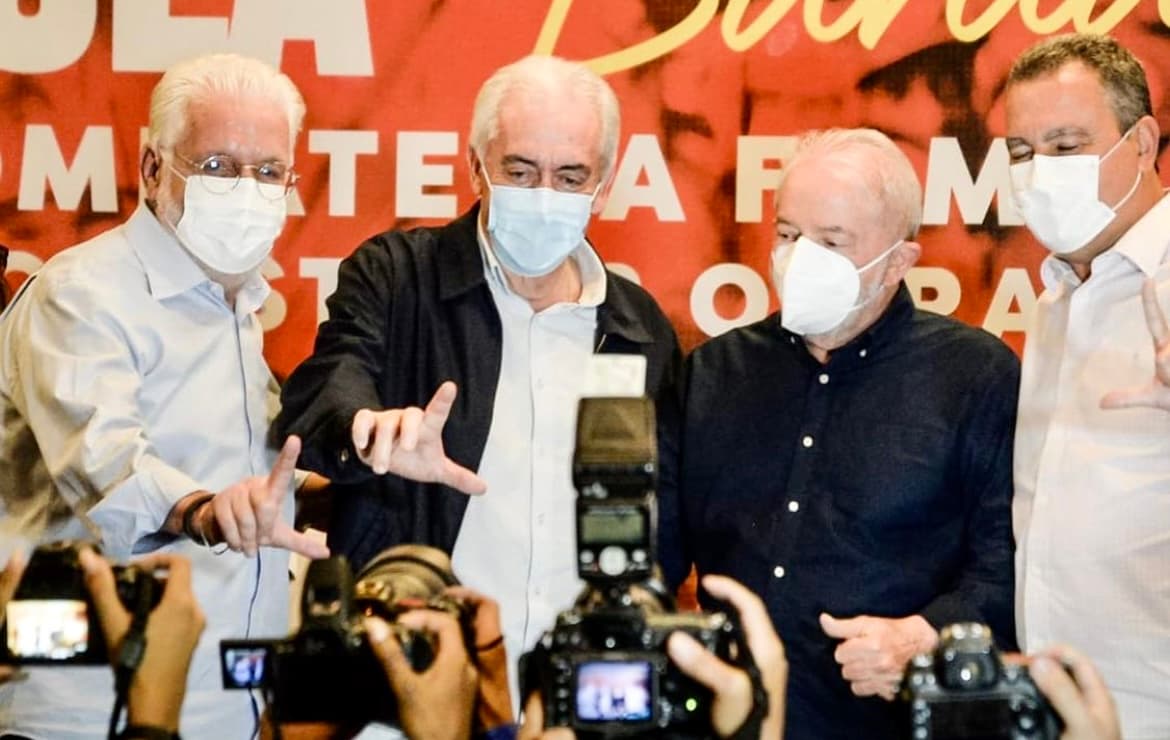 Lula convoca baianos a elegerem Wagner para o governo e Otto para o Senado