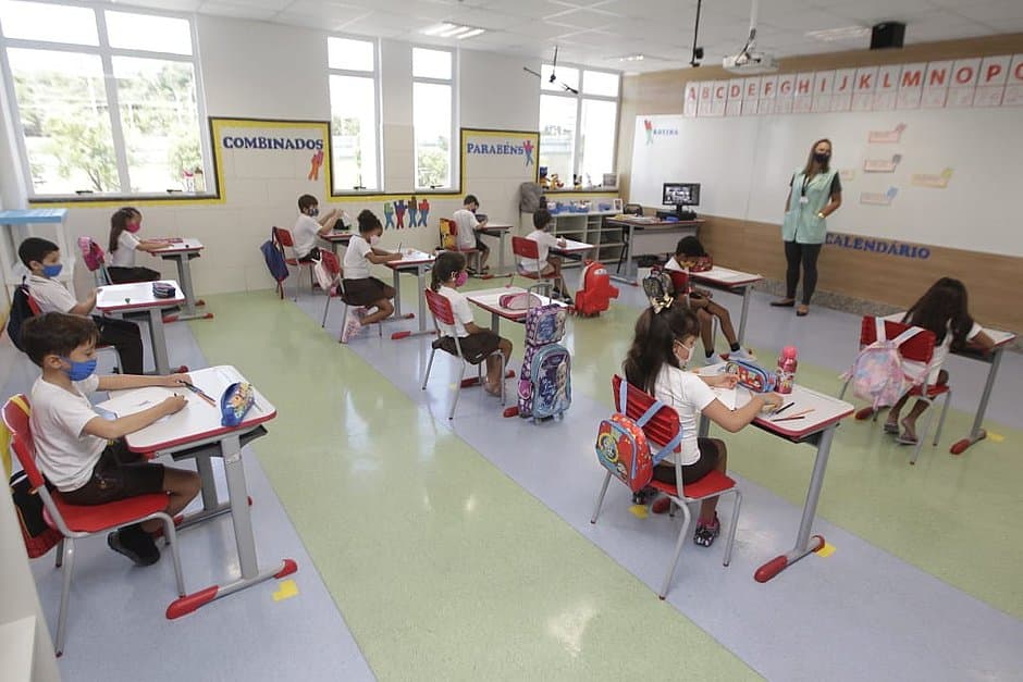 Antes da volta às aulas, estudantes se surpreendem com mudanças em colégios