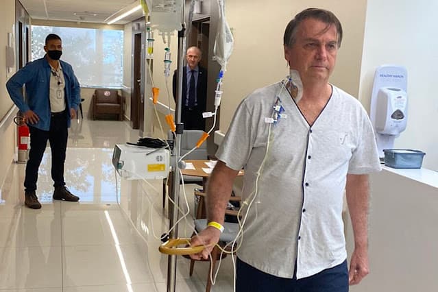 Bolsonaro é internado em hospital das Forças Armadas após sentir fortes dores abdominais.