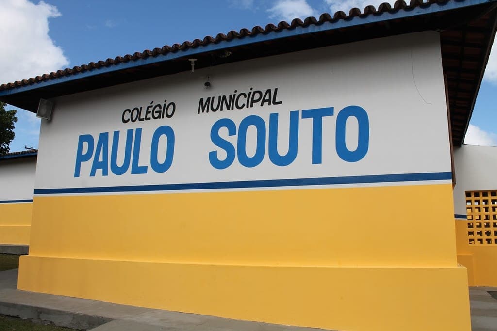 Colégio Municipal Paulo Souto poderá mudar de nome. Você concorda?