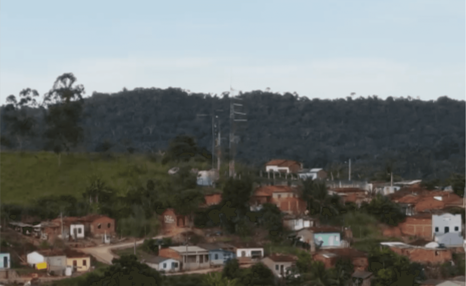 Moradores de Ibirataia reclamam da falta de transmissão de alguns canais de tv no município