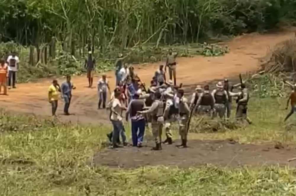 VÍDEO: MST é expulso de fazenda em distrito de Jacobina