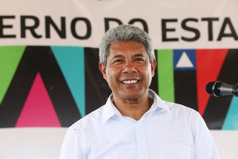 Jerônimo anuncia reajuste nas bolsas da Fapesb; confira novos valores