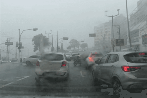 Marinha emite alerta de mau tempo com ventos de até 60km/h