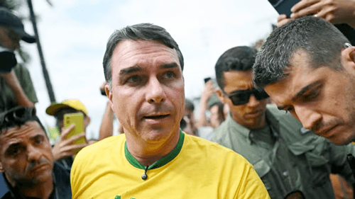Flávio Bolsonaro lidera disputa presidencial no Paraná, aponta pesquisa