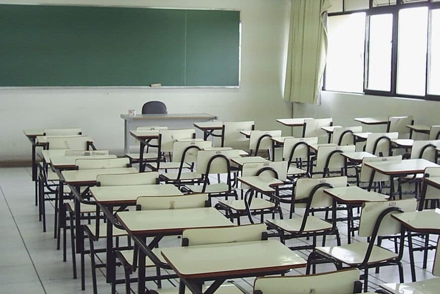 Secretaria de Educação da Bahia abre mais de 2 mil vagas para professores; veja edital