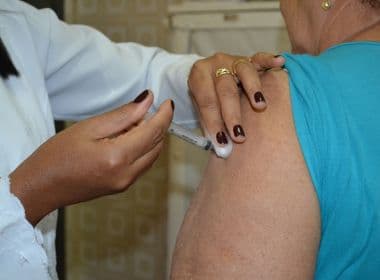 Covid: Após vacinarem 100% dos adultos, cidades da BA terão que devolver 'sobras'