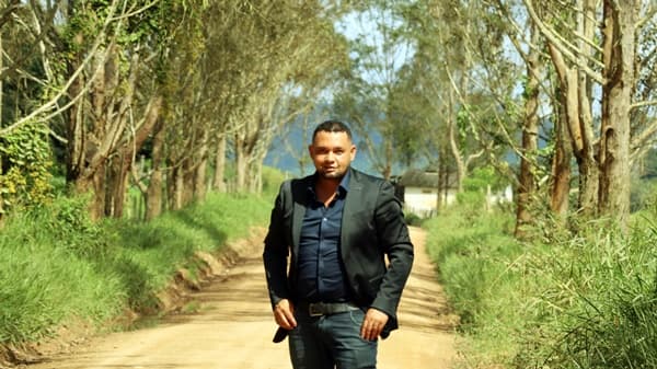 Carlos Pague Leve’s, compartilha inspiração: "Não desista do seu sonho, acredite em si mesmo!"; assista o vídeo