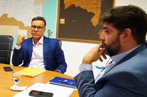 Ibirataia: Prefeito Sandro Futuca se reúne com presidente da CERB e secretário estadual para discutir avanços no município