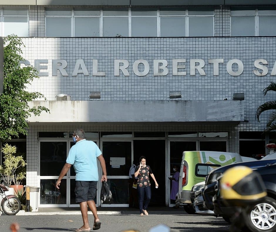 Hospital Roberto Santos na Bahia tem surto de covid-19 e pacientes são transferidos