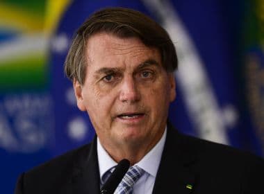 PGR é acionada para investigar campanha antecipada de Bolsonaro em outdoors
