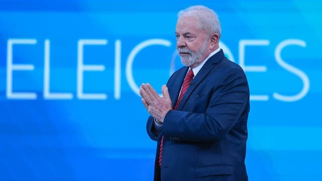 Mais Médicos: Profissionais cubanos voltarão a trabalhar com Lula?