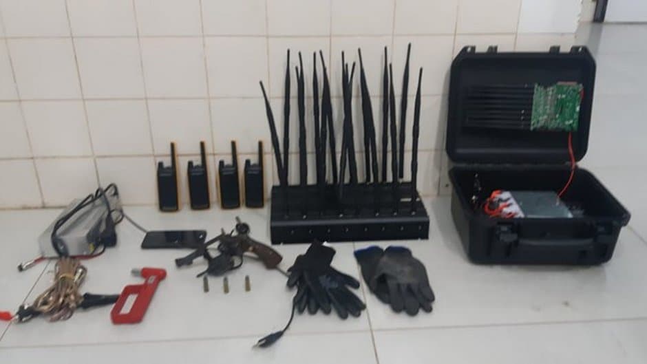 PRF apreende arma, munições e bloqueadores de sinal de rastreador na Bahia