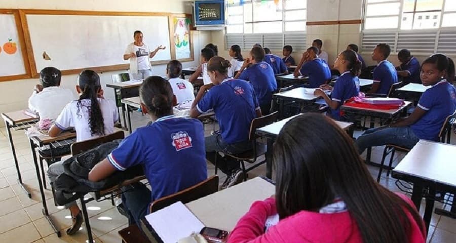 Volta às aulas presenciais terá calendário até 28 de dezembro na Bahia