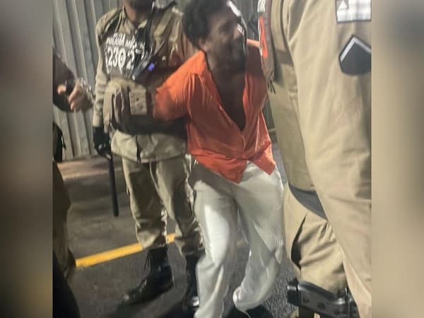 Professor acusa policiais de truculência e preconceito durante abordagem em camarote da festa do São Pedro de Ipiaú