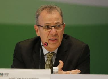 Após novo aumento do diesel, Bolsonaro exonera ministro de Minas e Energia