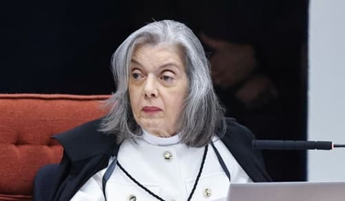 Cármen Lúcia inicia voto e classifica atos de 8 de janeiro como “infames”