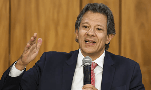 Haddad anuncia isenção de Imposto de Renda para quem ganha até R$ 5 mil mensais