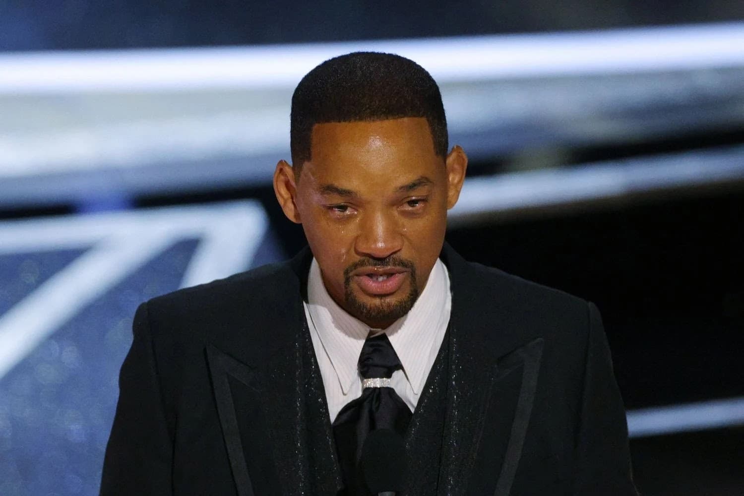 Will Smith renuncia à Academia de Hollywood por tapa em Chris Rock
