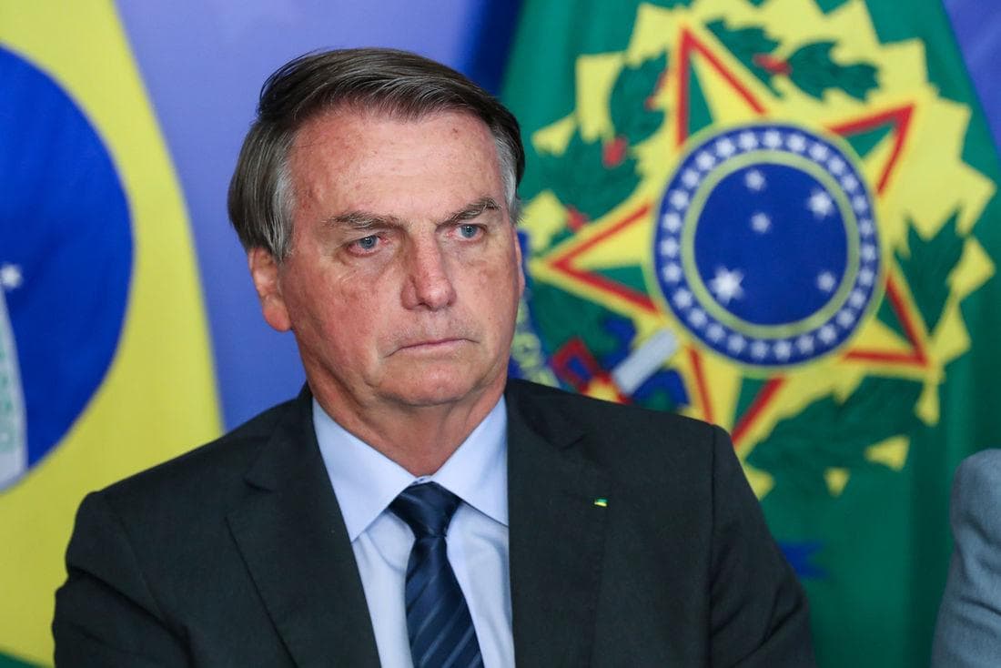 Partidos, entidades e políticos protocolam 'superpedido' de impeachment de Bolsonaro