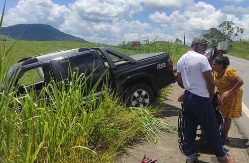 Motorista fica ferido após colisão de veículos na BR-330, entre Ipiaú e Barra do Rocha