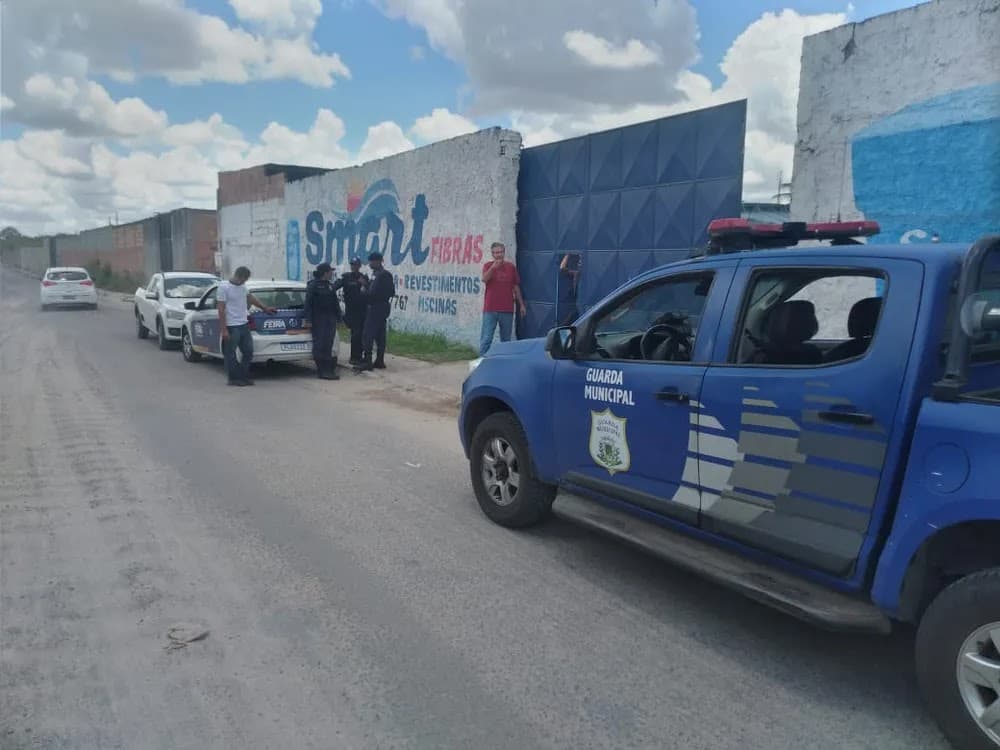 Fábrica clandestina de piscinas e caixas d’água é interditada por poluição na Bahia