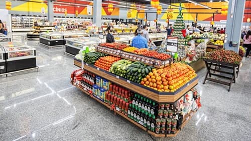 Justiça decreta falência do Grupo Ricoy, dono de redes de supermercados, por dívida milionária