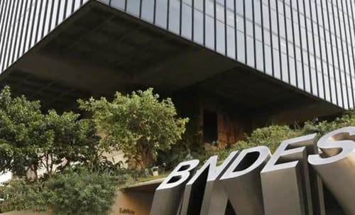 BNDES abre 1º concurso após 12 anos com cotas raciais e salários a partir de R$ 20 mil