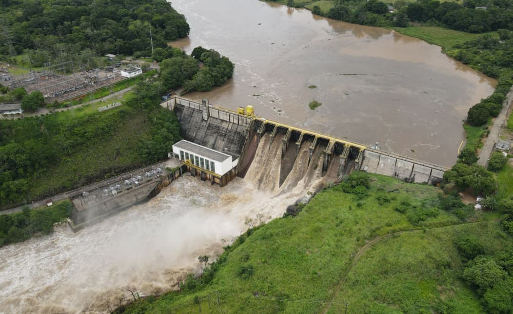 Usina de Funil opera com 04 comportas; vazão de água é de 1.100m³/s