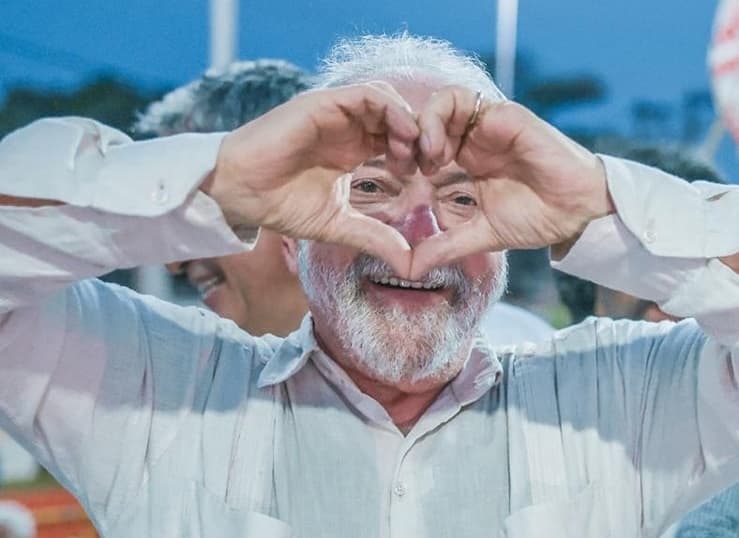 Ministros do TSE devolvem a Lula 116 direitos de resposta em propaganda de Bolsonaro